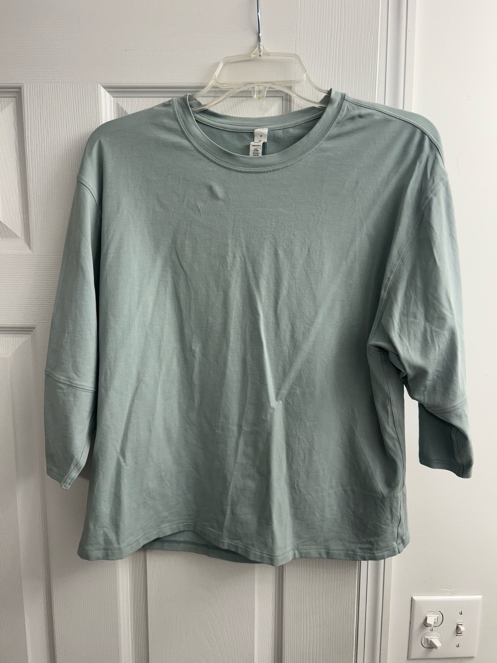 Lululemon women’s shirt